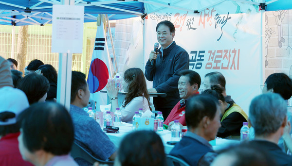 이동환 고양시장이 인사말을 전하고 있다.