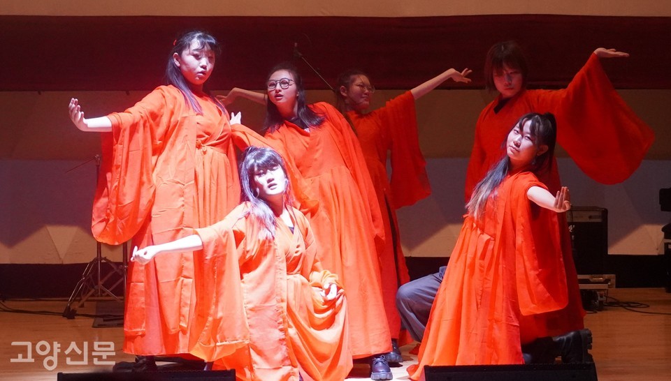 이루어드림의 무용ㆍK-팝 공연팀 '레드몬스터'.