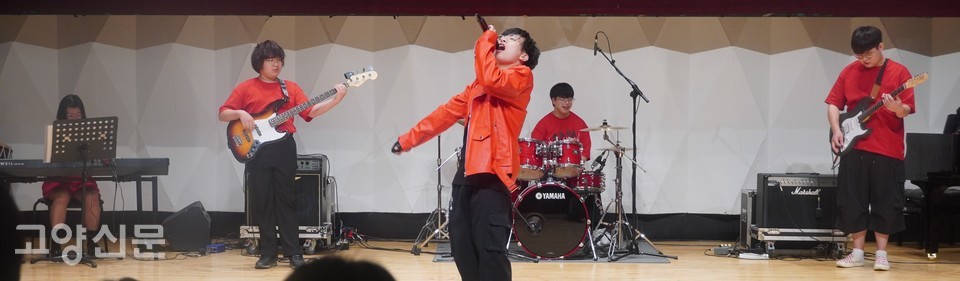 이루어드림의 음악밴드팀 '레드헌터'.