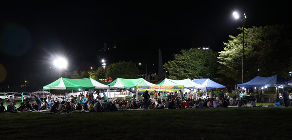 음악회 한켠에서는 가을 낭만 가득한 먹을거리 포차가 시민들에게 또다른 즐거움을 선사했다. 