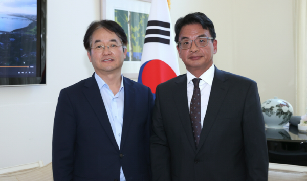 이동환 고양시장은 해외투자유치 명목으로 나간 해외 출장에서 고작 현지 공관장을 만나는 의례적인 행보를 반복해서 보여주고 있다. 사진은 주 애틀란타 총영사관 방문 모습.