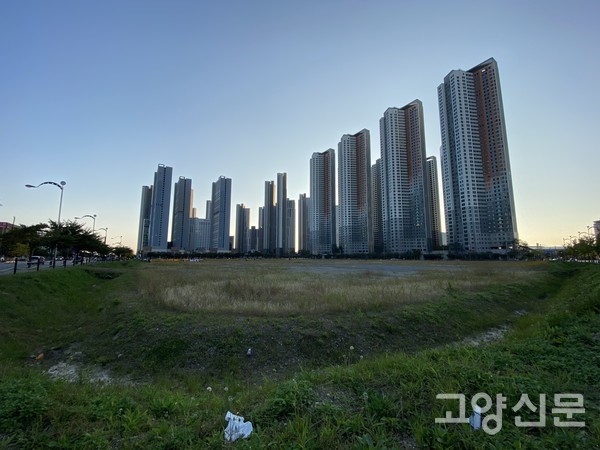 C4 부지는 원마운트, JTBC, EBS 등 방송 관련 시설과 인접해 있다. 킨텍스 지원부지 중 아직 민간에 매각되지 않은 유일한 땅이다.