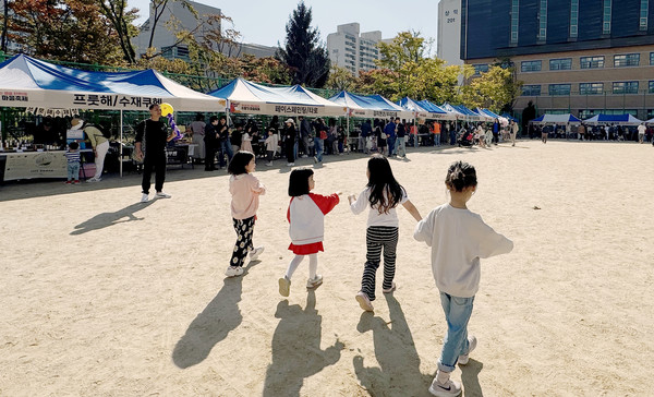 어린이들도 많이 참여해 이번 축제를 즐겼다.