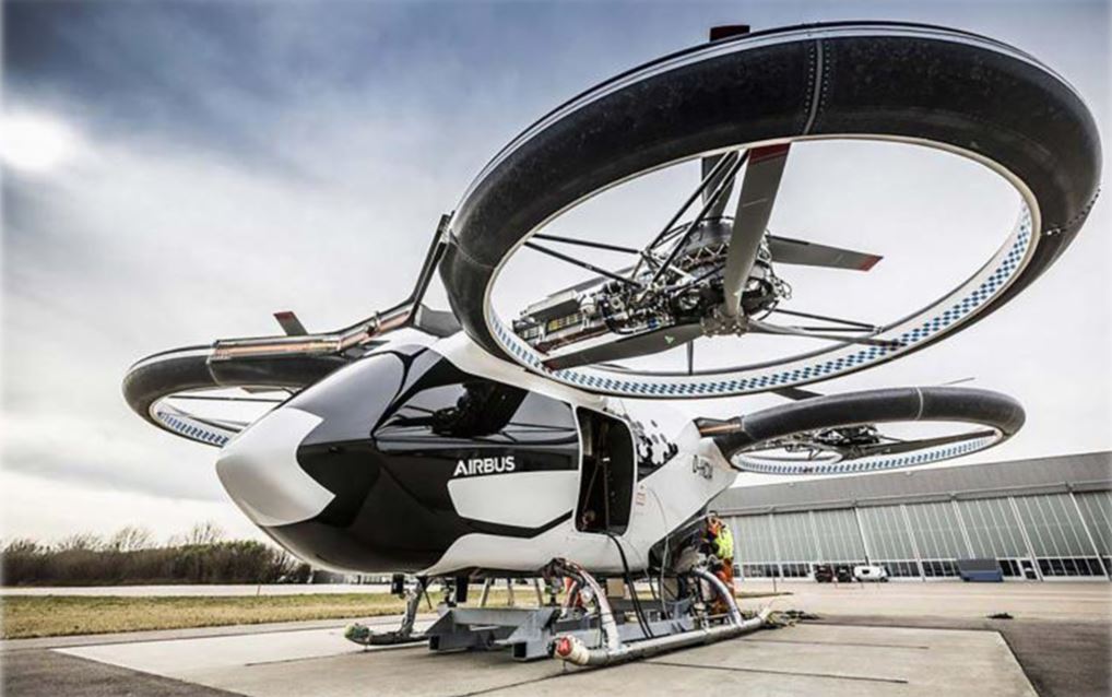 파리 남서쪽 버티포트에서 베르사유 궁전 옆까지 17㎞를 이동하며 올림픽 축제의 팡파르를 알릴 계획이었던 UAM 시범 서비스의 주역 ‘플라잉 택시’. 하지만 핵심부품이 유럽항공안전청(EASA) 등으로부터 인증을 받지 못해 ‘플라잉 택시’는 하늘로 오르지 못했다.