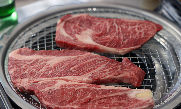 이날 판매된 먹음직스러운 행주한우.