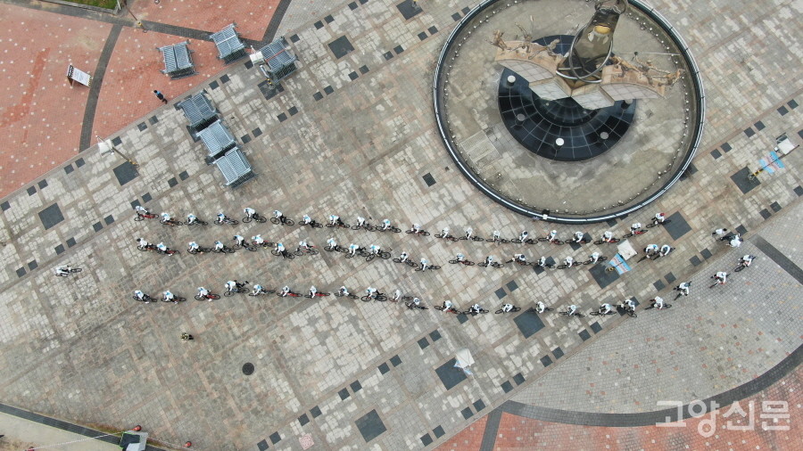 드론으로 촬영한 센추리런 행렬. [사진제공=고양자전거학교]