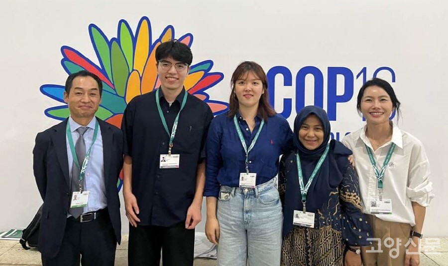 청년 대표들과 함께. [사진=한동욱]