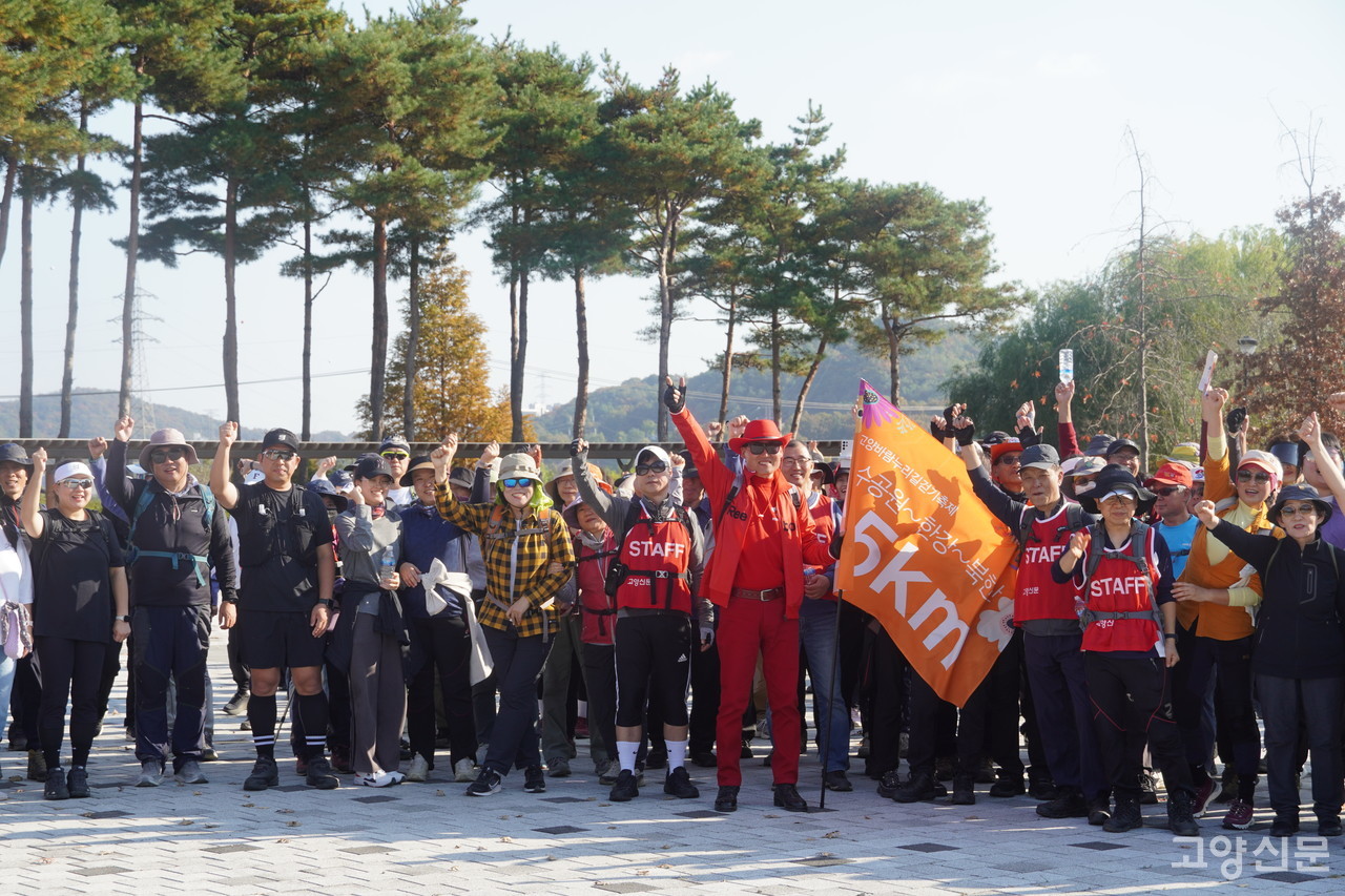 마지막 완주지점까지 파이팅을 외치며, 다시 출발!