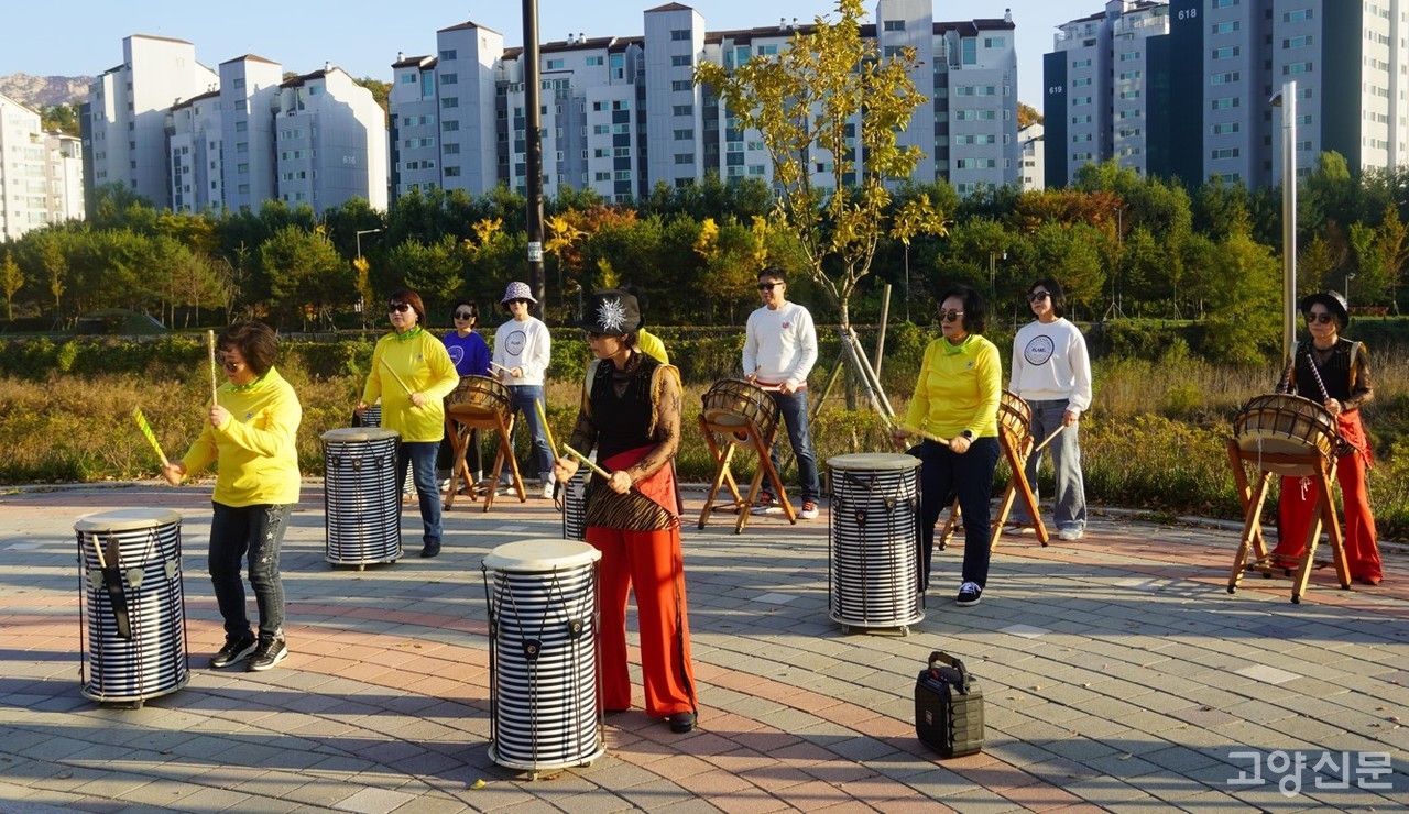 25km 완주를 축하하기 위한 또 한 번의 신나는 공연. 