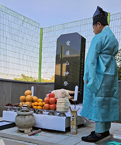 애련산 산신제 제사상.