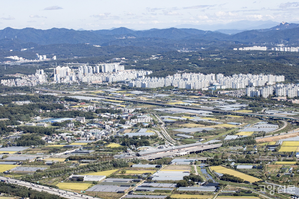 대곡역세권 전경. 맞은편에 화정지구 아파트 단지가 마주하고 있다. 