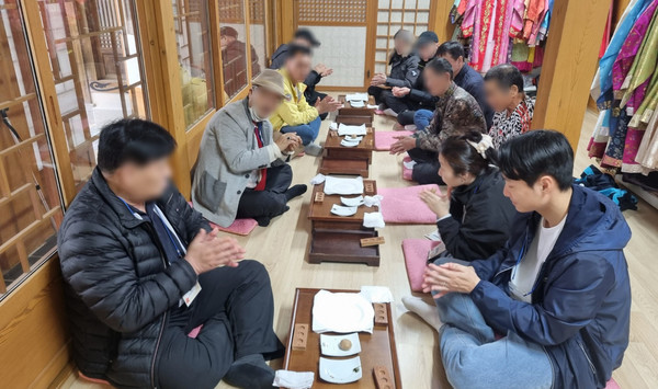 자원봉사자의 자질함양 도모와 지속적인 자원봉사활동의 격려를 위해 역량강화 교육을 하고 있다.