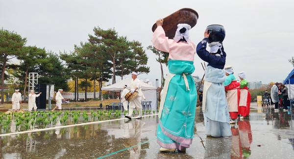 진밭두레보존회는 예전 그대로의 모습을 재현하기위해 많은 노력을 했다.