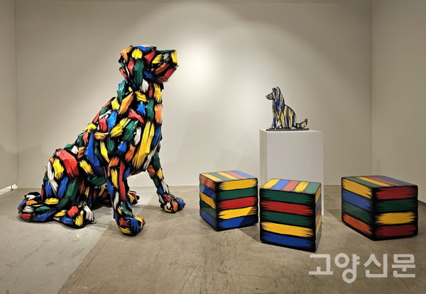 컬러풀한 원색이 인상적인 작품들. 