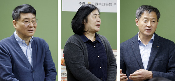 (왼쪽부터)양점식 사)장애인권익지원협회 고양시지부 부회장, 이재미 고양시재가노인지원서비스센터장, 최성문 경기본부 축산사업단장이 고양축협의 나눔활동에 고마움을 전했다.