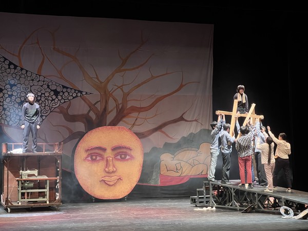 고양어울림누리에서 선보인 2024전태일 연극. 고양시 대곡초, 저동초 어린이들이 주요 배역으로 참여했다. 