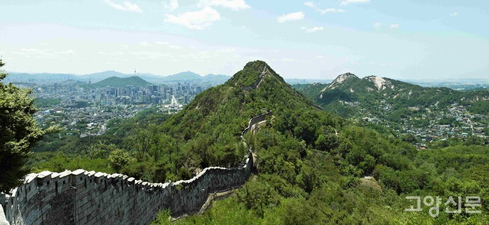 북한산성-탕춘대성과 하나로 묶여 유네스코 세계유산 등재를 추진 중인 한양도성. [사진제공=고양시]