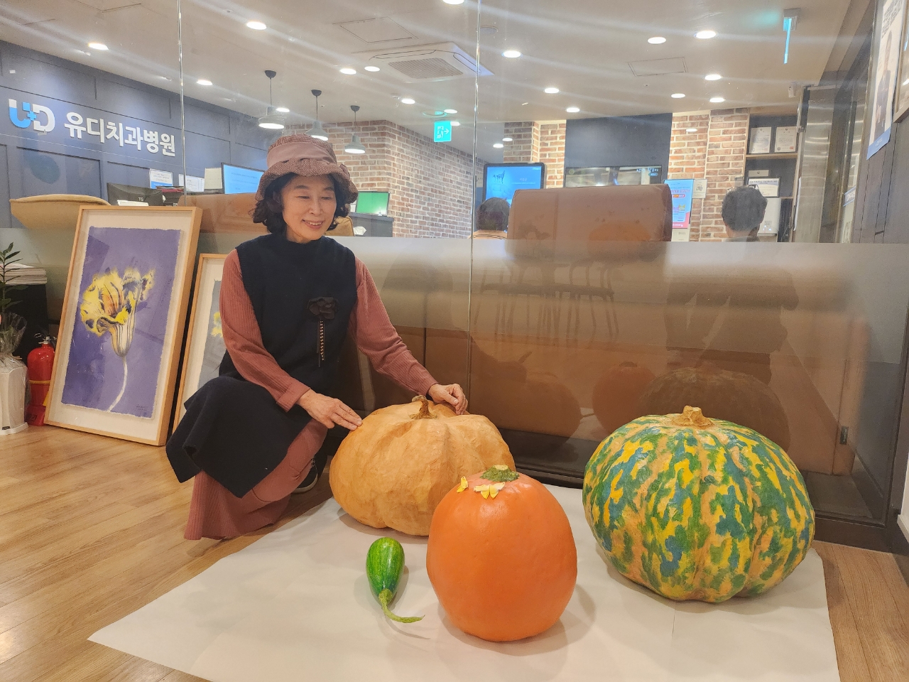 이지향 작가는 한지를 통해 자연의 섬세함과 의미를 깊이있게 표현했다. 