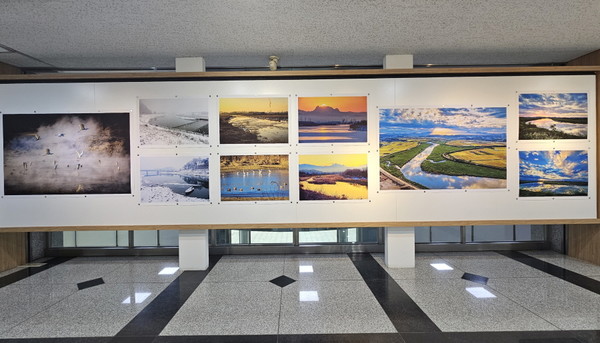 전시가 열리고 있는 일산동구청 가온갤러리. [사진제공=고양예술사진영상클럽]