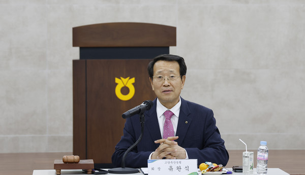 유완식 협의회장이 학교급식의 질적 향상 도모 등의 경쟁력 향상에 대해 말하고 있다. 