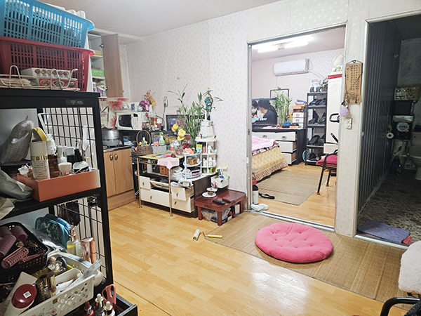 주거환경 개선작업 전 모습 [사진제공 = 고양시덕양노인종합복지관]