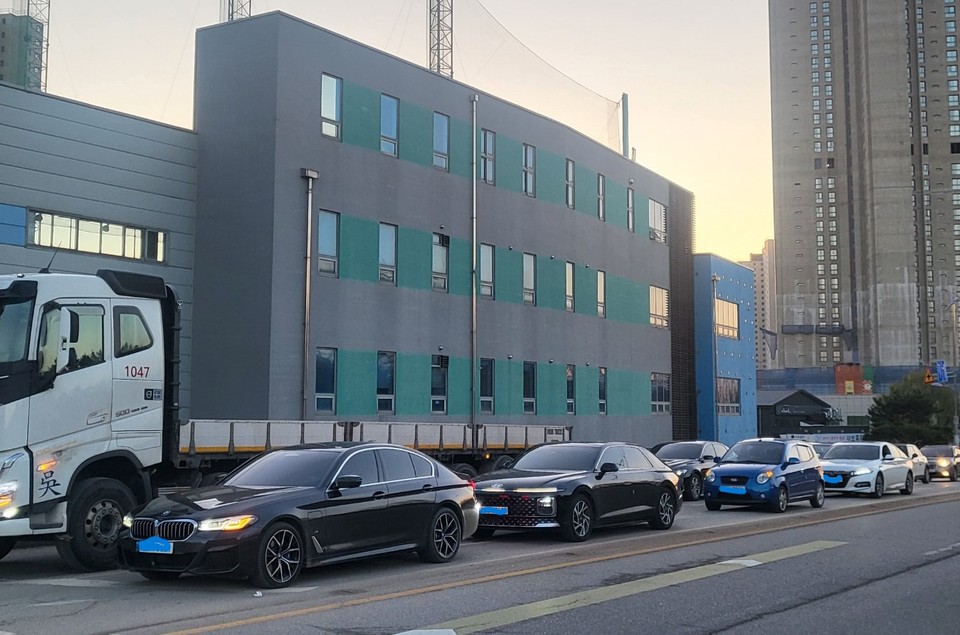 애니골 사거리 마두골프연습장 앞 출근길 상황. [사진제공 = 풍동주민]  