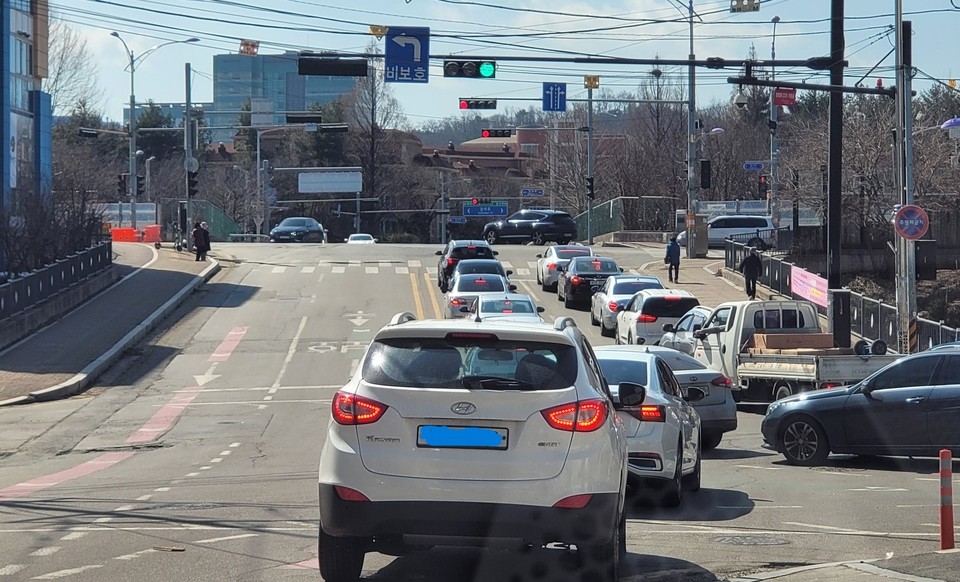 애니골 사거리 출근길 상황. [사진제공 = 풍동주민]  