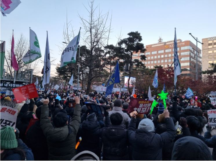 여의도 국회 앞 시위 현장. [사진제공=이인숙 작가]