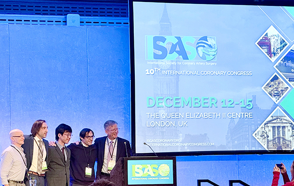 김민석 명지병원 교수(왼쪽에서 세 번째)의 제10차 세계관상동맥외과학회 시상식 장면. [사진제공 = 명지병원]