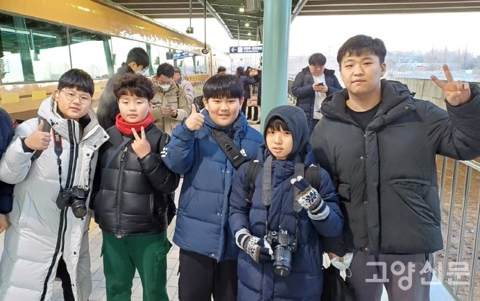 교외선 첫 차를 타고 의정부까지 다녀온 청소년과 어린이 동호인, 유튜버들. 같은 취미를 즐기는 이들 끼리의 공감대가 끈끈하다. 