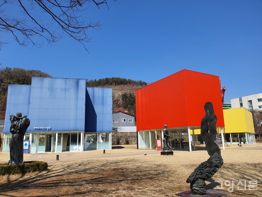 한때 장흥을 상징했던 토탈미술관을 인수해 새로운 콘셉트로 문을 연 가나아트파크. 