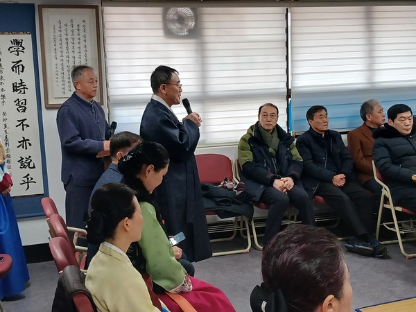  이현규 유도회장이 신년사를 하고 있다.