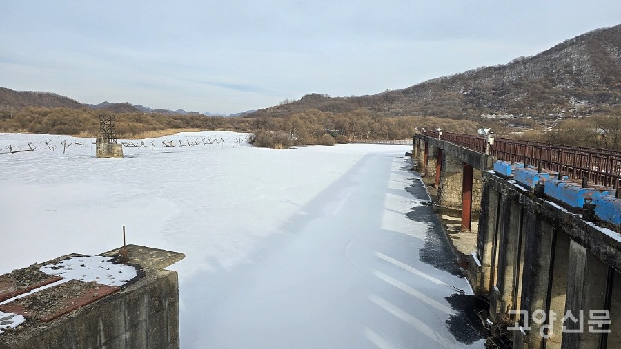 금강산 전기철도가 화강을 건너던 용양철교. [사진=박경만 전문기자]