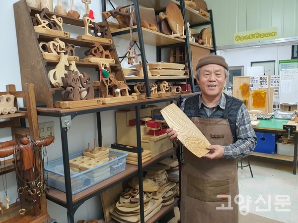 직접 작업한 나무로 만든 작품들