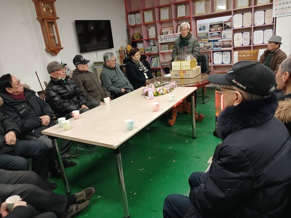  우상용 회장이 취임인사를 하고 있다.