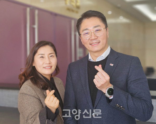 (왼쪽부터) 조은영 BNI Korea 고양 선샤인 챕터 의장과 권오수 BNI Korea 고양지역 서포터 디렉터는 “고양시에 Givers Gain 철학을 전파하면서 500명까지 확대될 날을 꿈꾸면서 회원들과 매주 모임을 하고 있다”고 말했다.