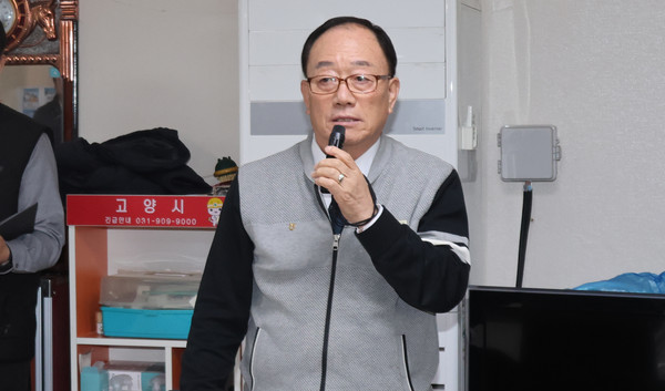 장순복 조합장이 찾아가는 사업설명회에서 인사말을 전하고 있다.
