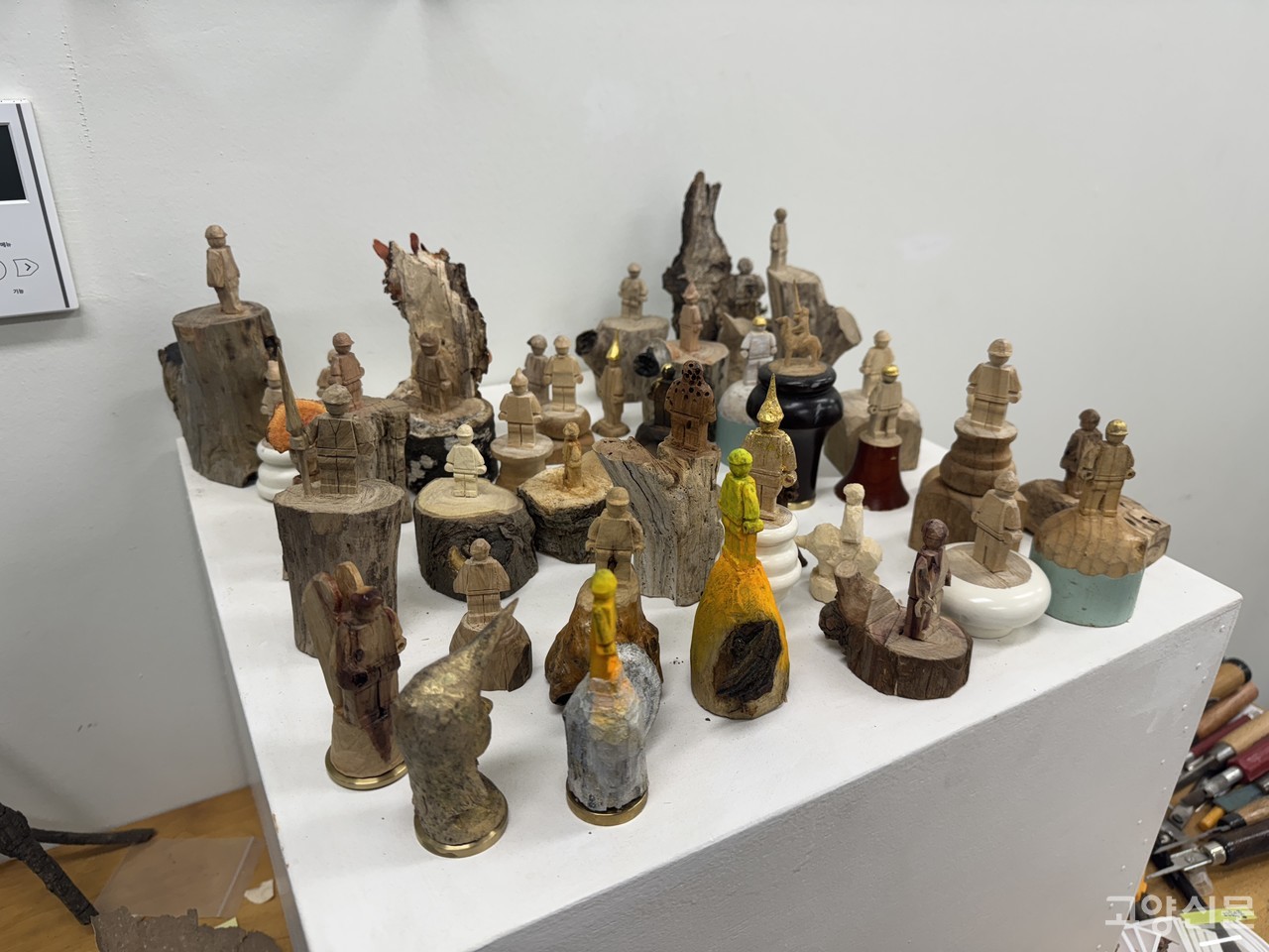 작업실 한켠에 비치되어 있는 ‘레고(L’ego) 시리즈’ 작품들