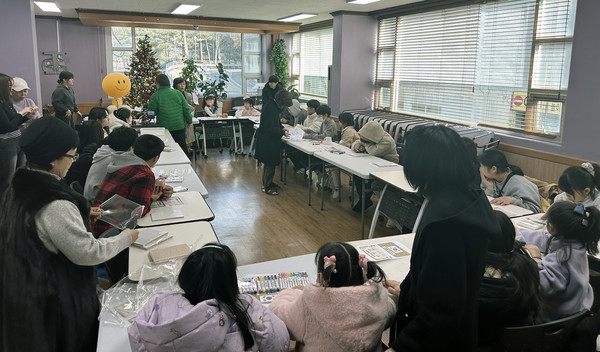 · 고양시새마을회가 주최한 3.1절 보훈기념행사 '삼.일 만세운동! 그날을 기억합니다'가 개최됐다.