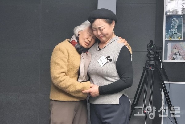 지난 4일에 진행한 시니어 연기 교육에 참여한 회원들은 이인영 강사의 주문에 맞춰 즉석 연기를 펼쳤다. 