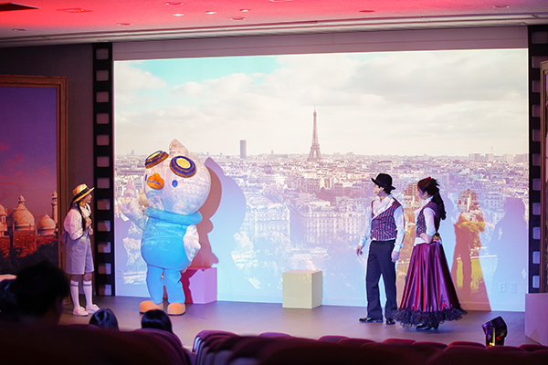 ‘마하랑 떠나요-수도 SONG 세계 여행’ 공연 장면. [사진제공 = 퀸컴퍼니]