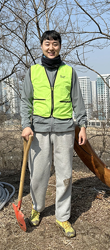 봉사단체 '하리' 박동준씨. 미소가 매력적이다.