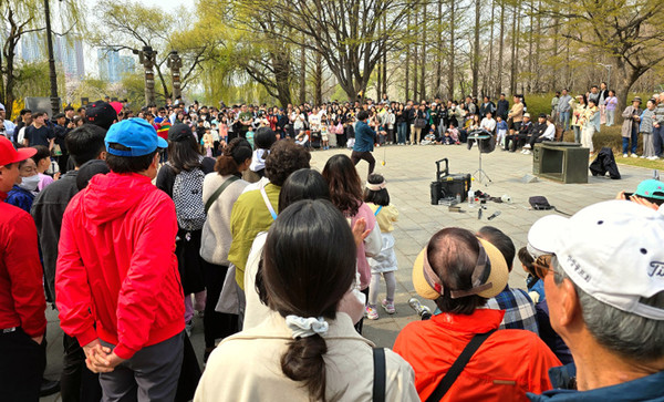 상설거리공연 일산호수공원 공연 모습.