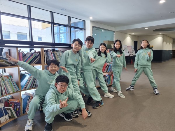 친구들과 함께라서 더 즐거운 아이들