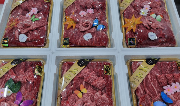 호둥이네 정육 선물세트는 한번 찾은 고객은 영원한 고객이 되는 마법이 있다. 