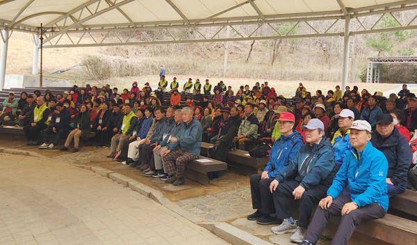 이날 산악회 시산제는 전 조합장과 원당농협 내부조직장, 임원 등이 참석했다.
