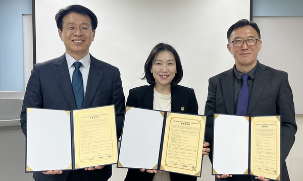 원흥종합사회복지관, 도래울초등학교, 흥도동 행정복지센터가 통합 지원을 위한 업무협약을 체결했다.