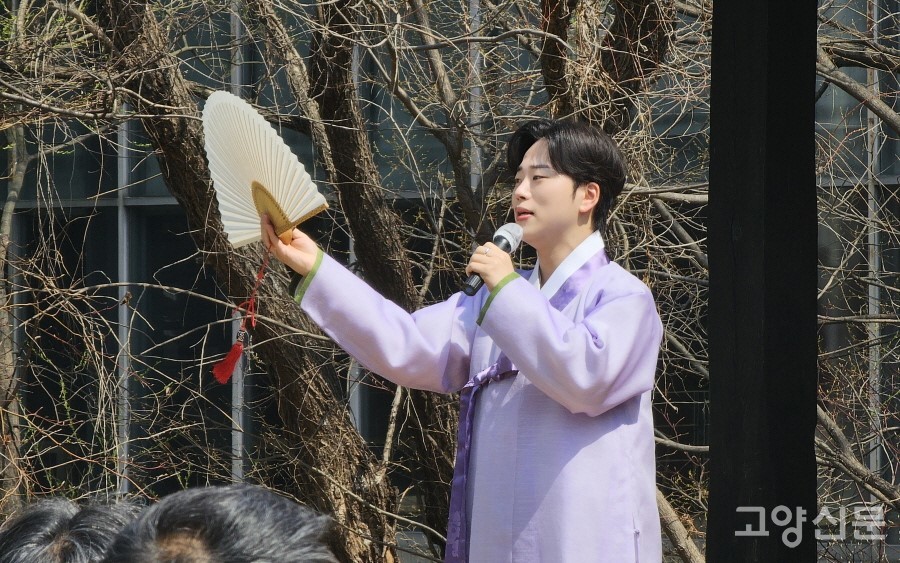 판소리로 잔치의 흥을 돋운 신세대 소리꾼 김기진.