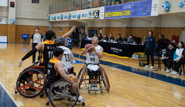 2024년 열린 고양특례시장컵 제29회 홀트전국휠체어농구대회 장면