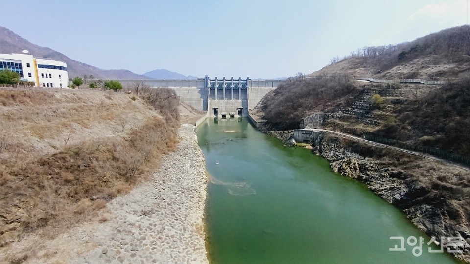 홍수에 대비하기 위해 만든 한탄강댐. 